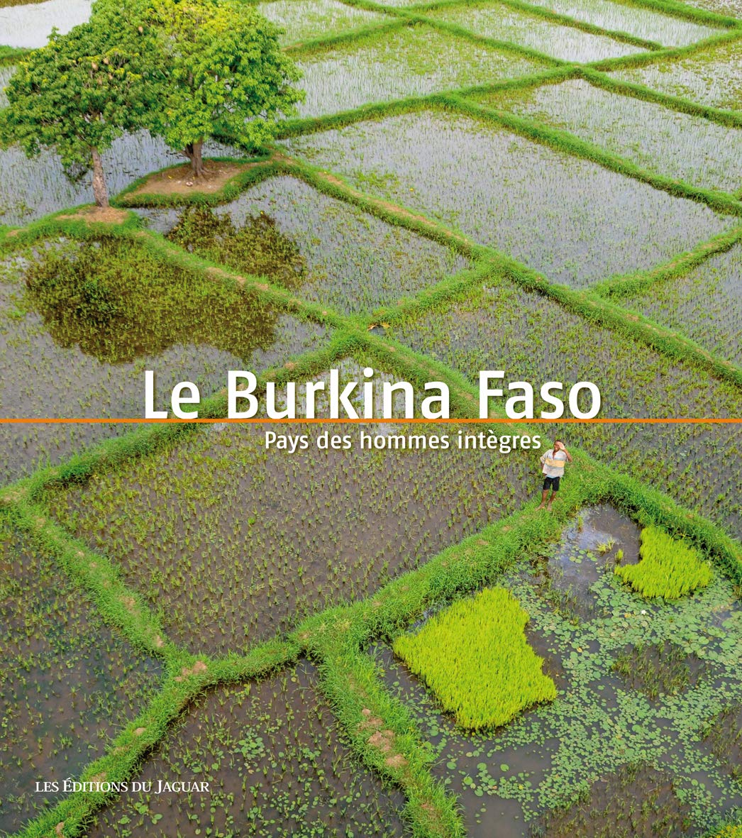 Le Burkina Faso: Pays Des Hommes Intègres / Muriel Devey Malu Malu (Auteur)